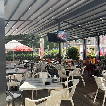 Admiral Plaza Colorful דירה סאני ביץ'
