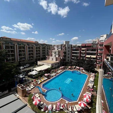 Admiral Plaza Colorful סאני ביץ'